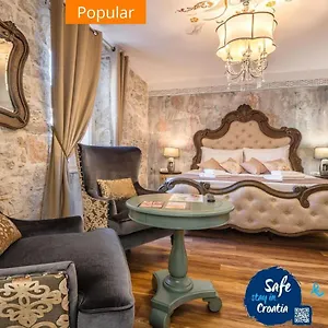 Plaza Marchi Old Town - Mag Quaint&elegant Boutique Hotel